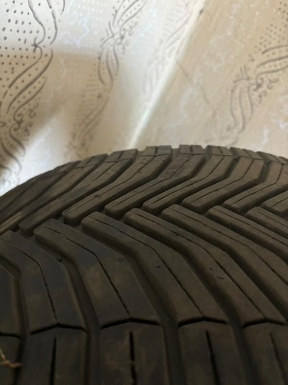 4×всесезонни гуми 235/40 R18 – DOT 2020