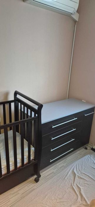 Кошара - дървена, масив, венге, 120/60 много запазена