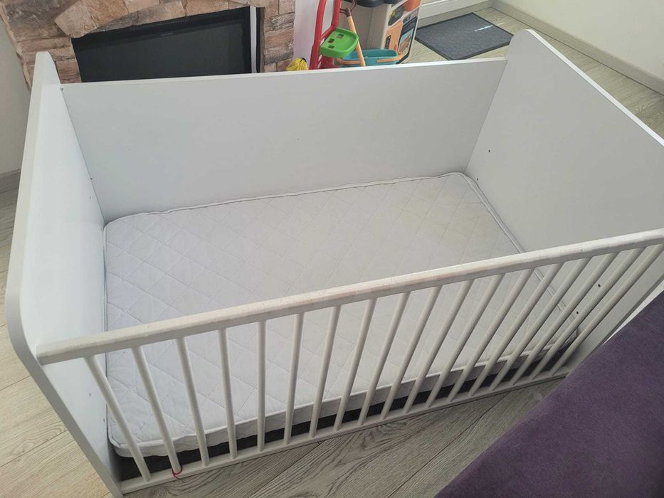 Patut bebe 120 x 70, cu saltea (asig transp).