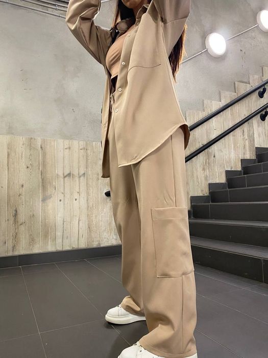 Compleu bej camasa si pantaloni cu buzunare XS