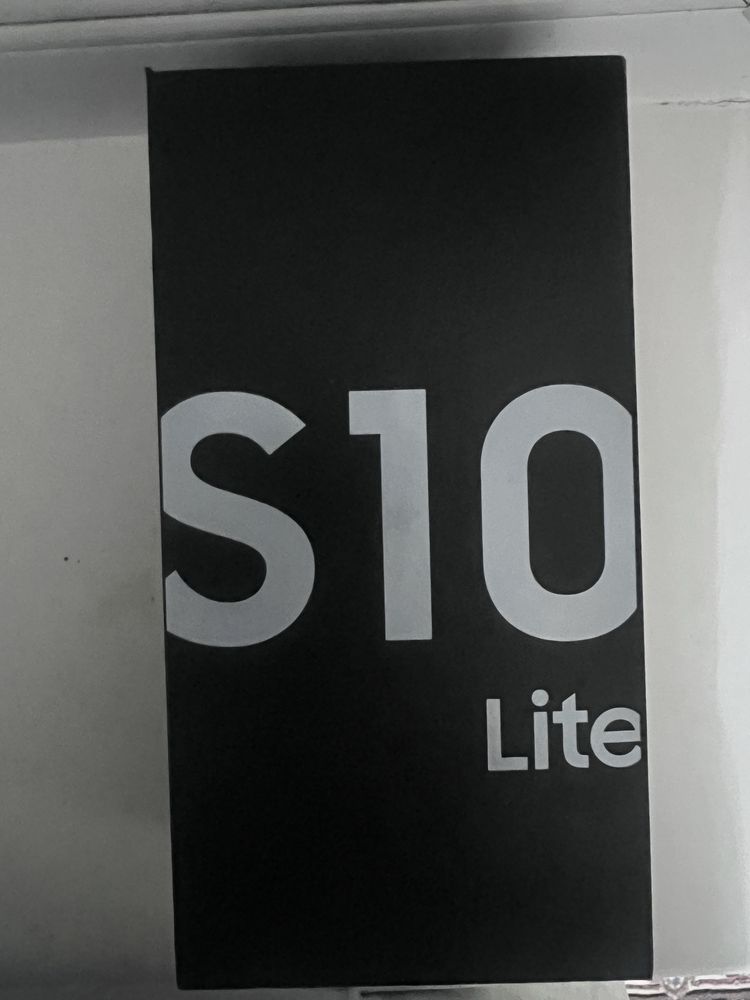 Самсунг S10 Lite