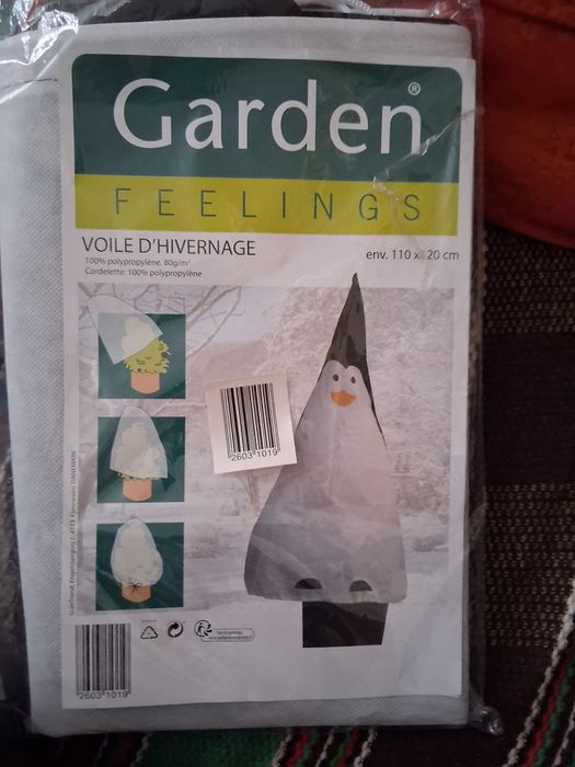 Укрытие растения. Снеговик. Размер - 110х120см.