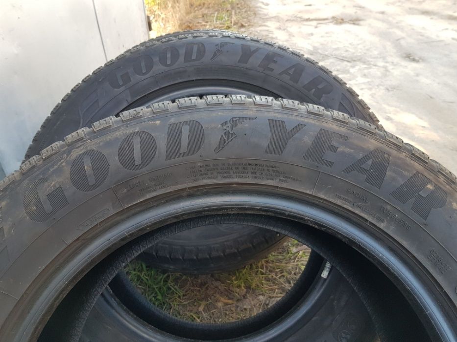 Goodyear. 255.60.18