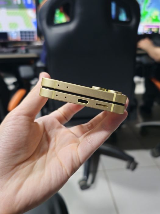 Срочно z flip 6 сотилади