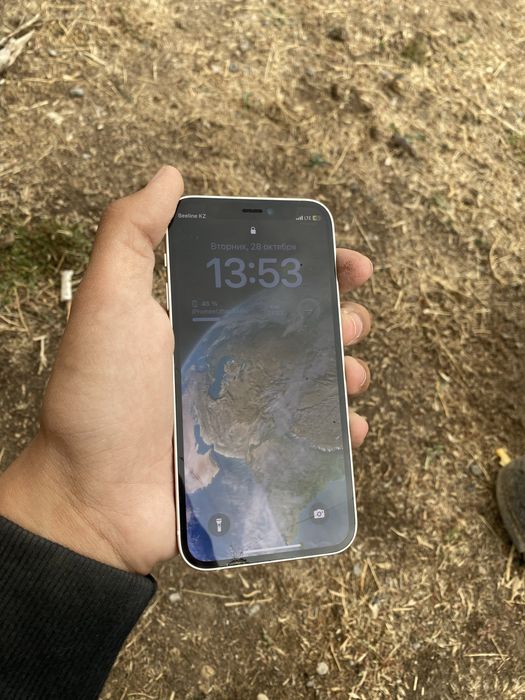 Айфон 12 мини.