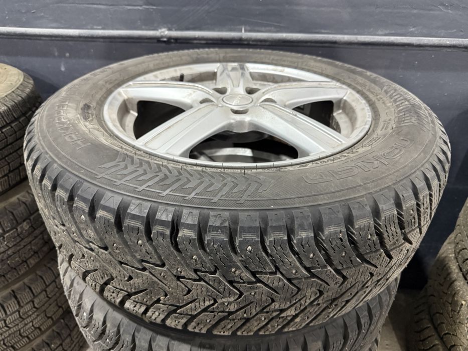 Продам комплект шины и диски почти новый