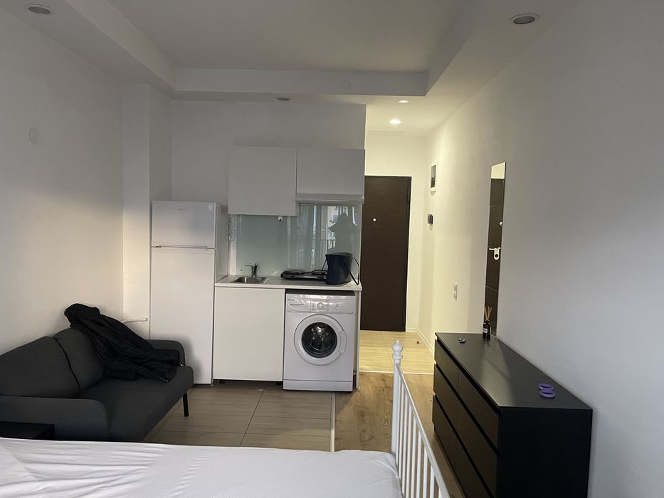 Inchiriez garsoniera luminoasă si călduroasă in Cosmopolis