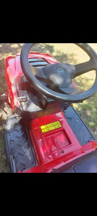 Vand tractoras de tuns gazon/ iarba