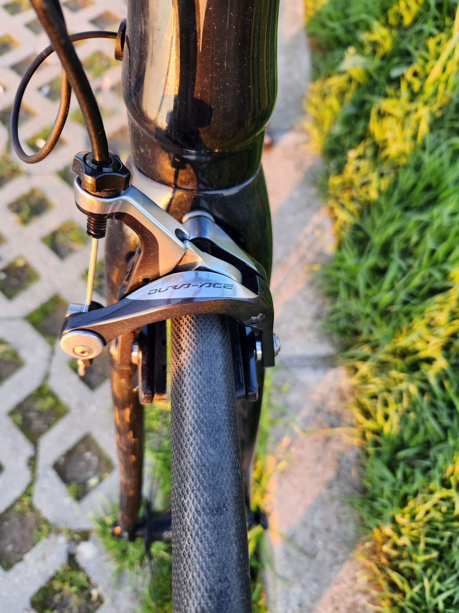 Оригинален Pinarello Rokh с капли DT Swiss и ел монтаж dura ace di2