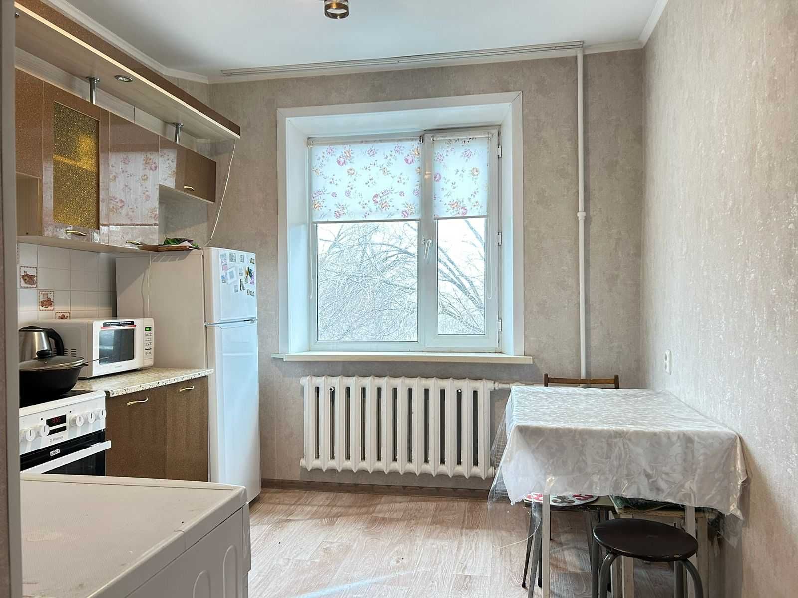 Продам 2-комнатную квартиру, Республики, 52 м², 3/9 этаж