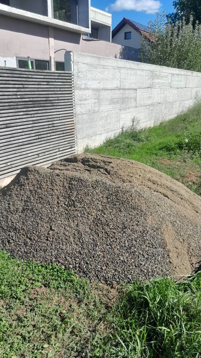 Vand nisip balastru piatra