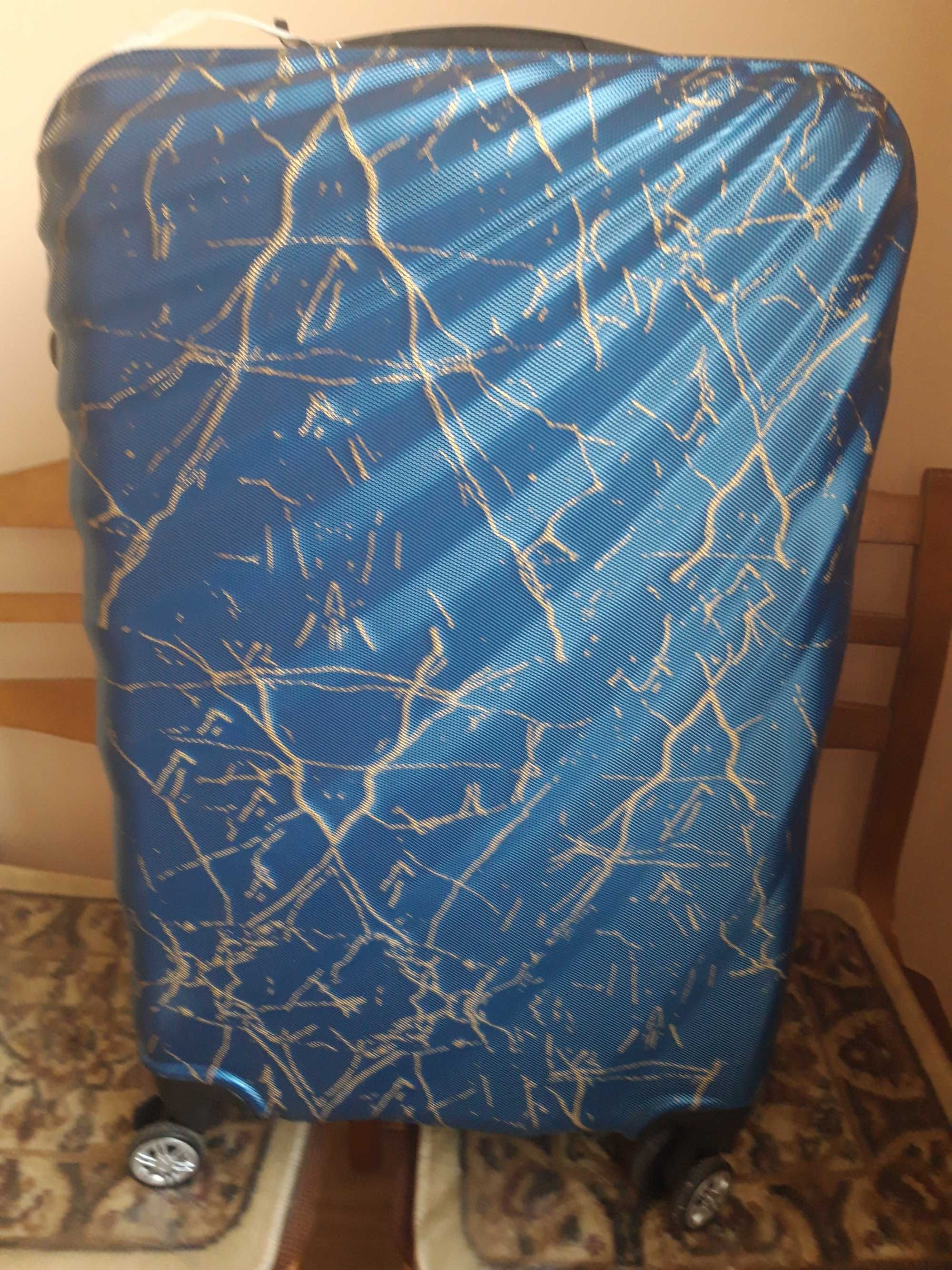 Продается чемодан
