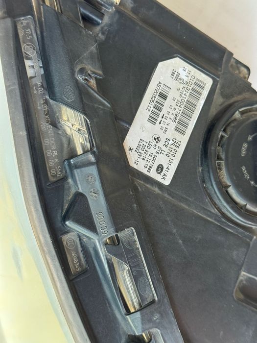 Faruri bmw f10 f11 xenon adaptiv