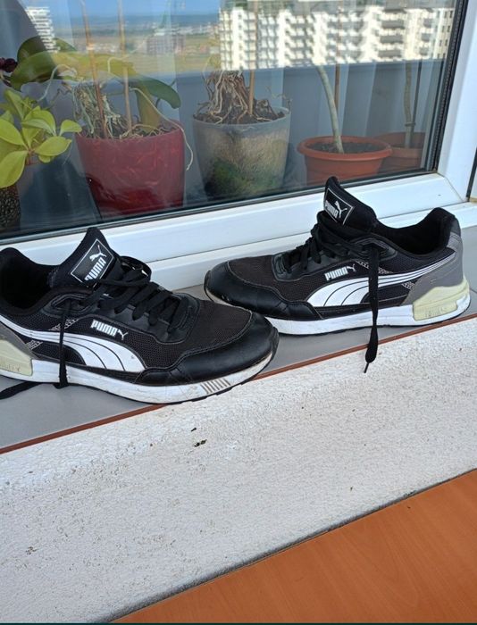 Vând pantofi sport Puma,.marimea 40,in stare buna.