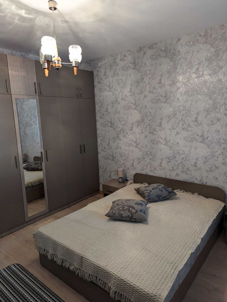 Дава се под наем Двустаен апартамент в София, Люлин 2 - 70 кв.м за 450 € - Снимка #1