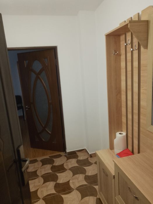 Vând Garsoniera confort 1