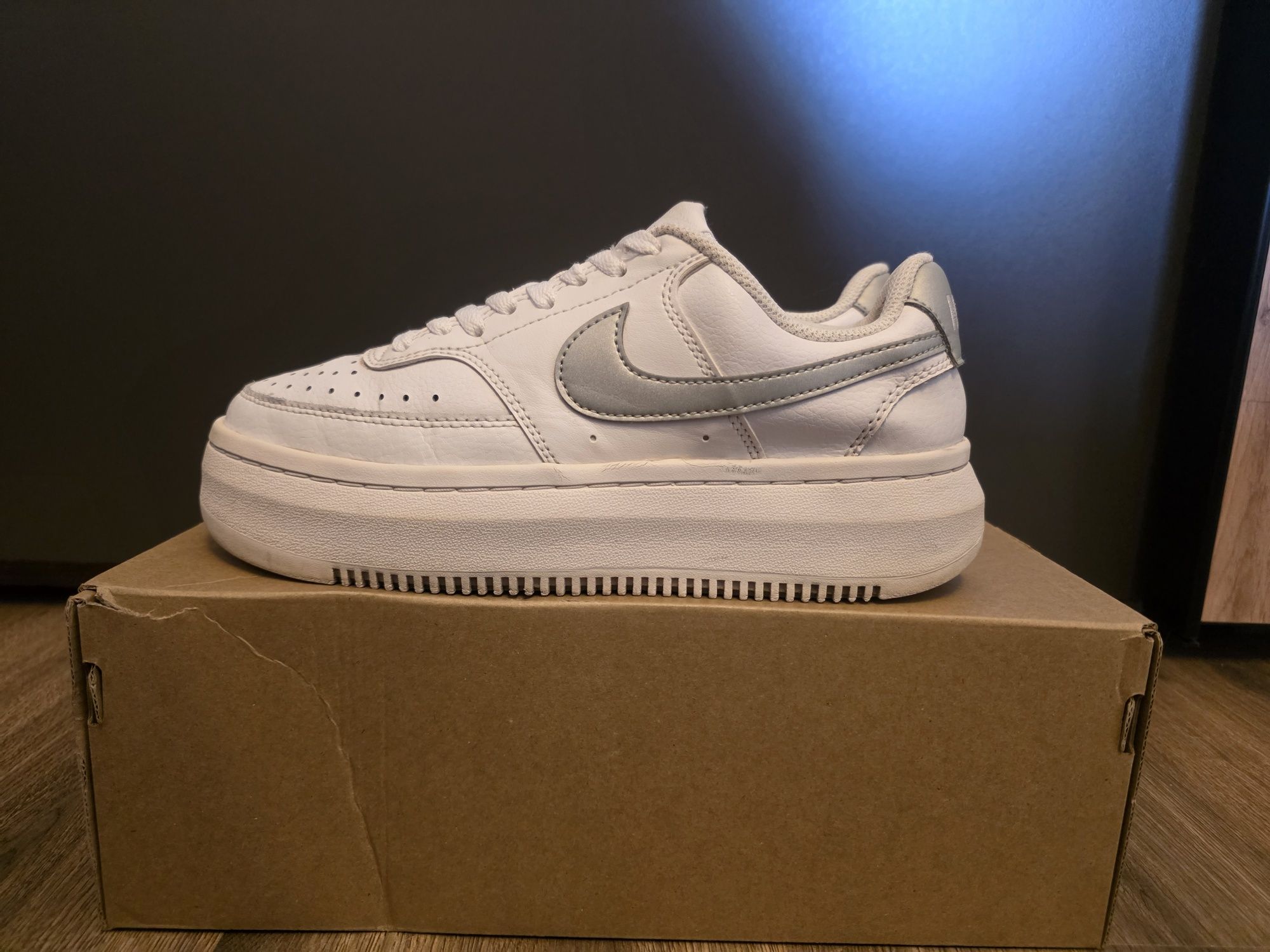 Дамски маратонки NIKE