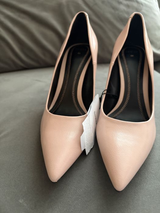 Обувки с ток Бершка