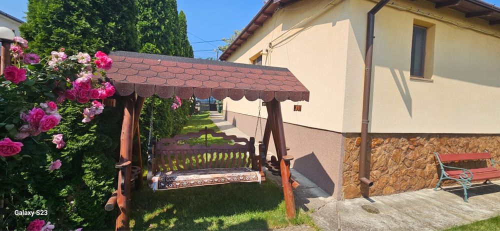 Casă și teren de vânzare în orașul Hârlău