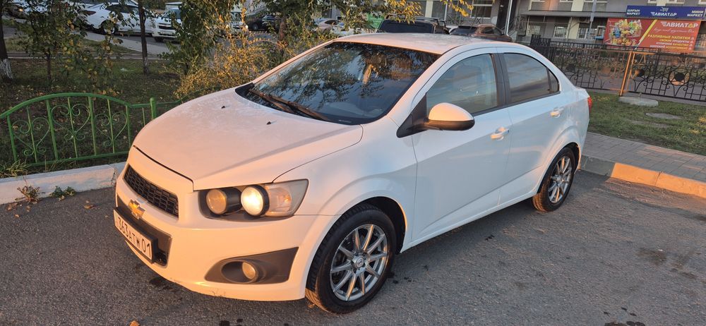 Автомобиль  шевроле авео