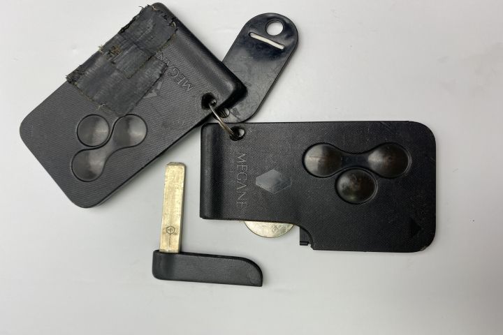 Cartela chei cu telecomanda / x2 Renault Megane  seria