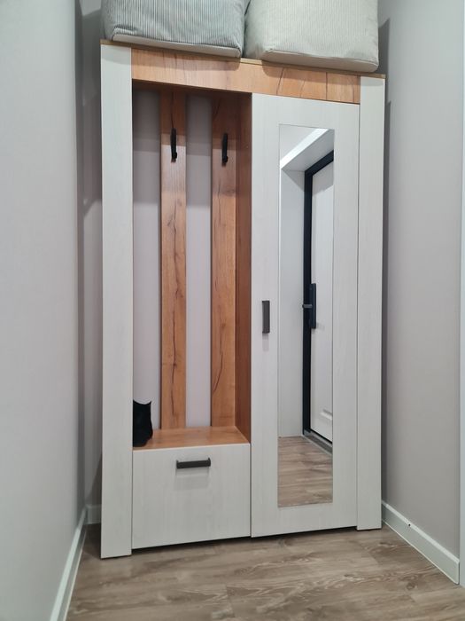 Прихожая шкаф в отличном состоянии