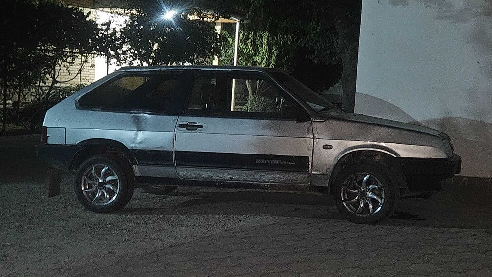 Vaz 2108 sotiladi