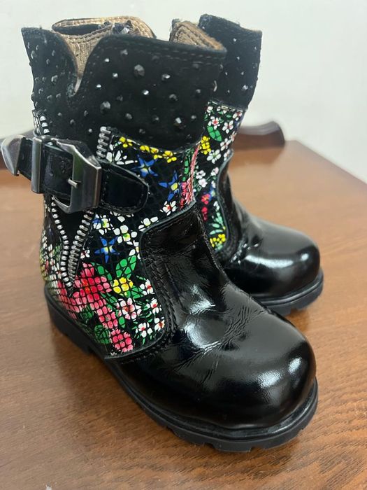 Продаются сапожки