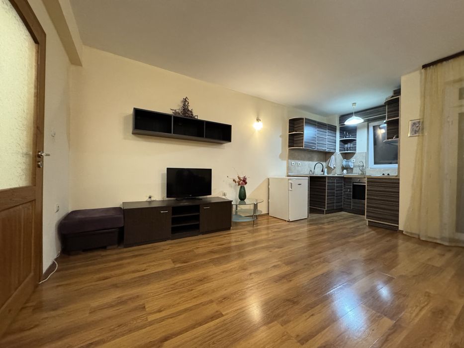 Дава под наем  2 стаи и бокс в гр. Стара Загора