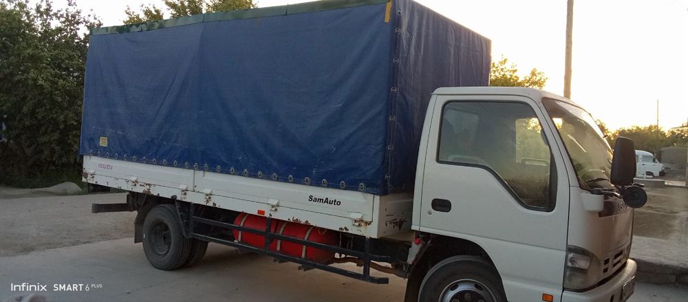 Isuzu Kuzif tenti sotiladi stoykalari bn