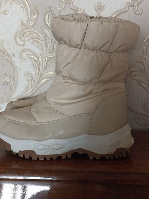 Продам сапожки -дутики