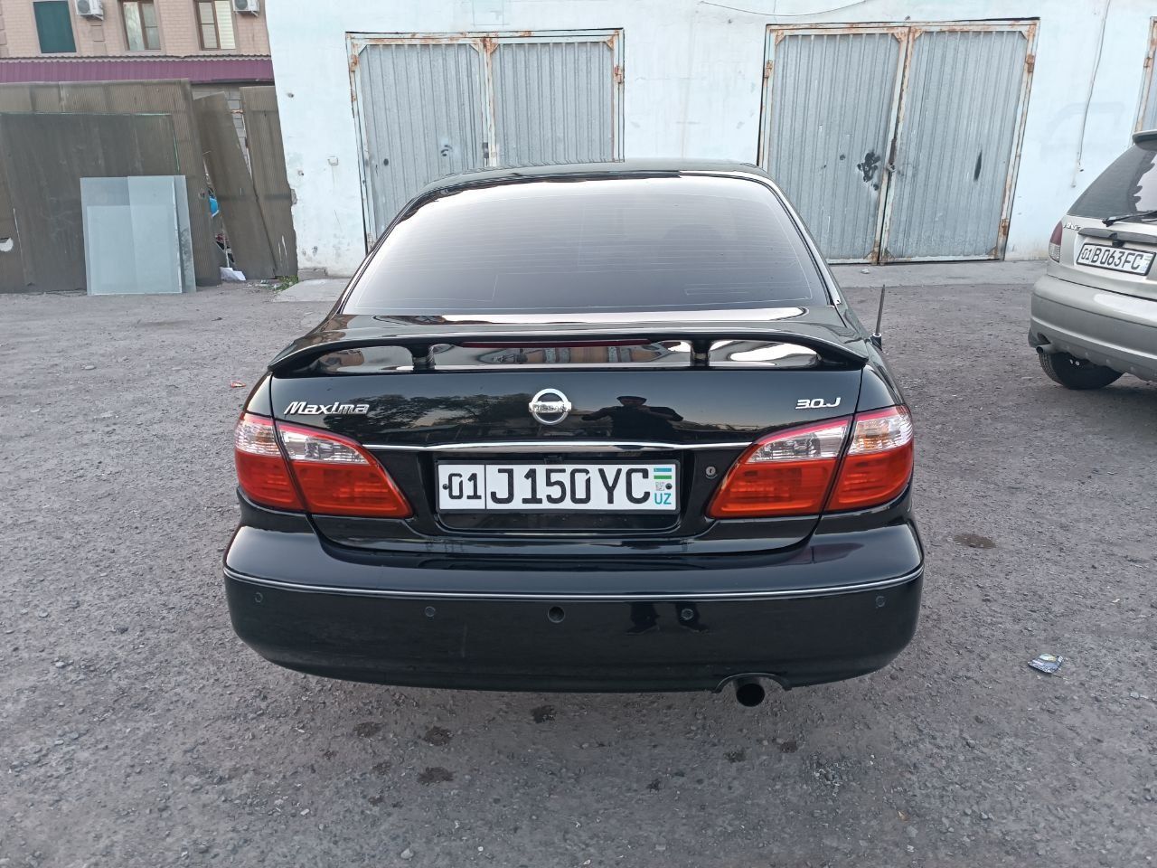 Nissan Maxima A33