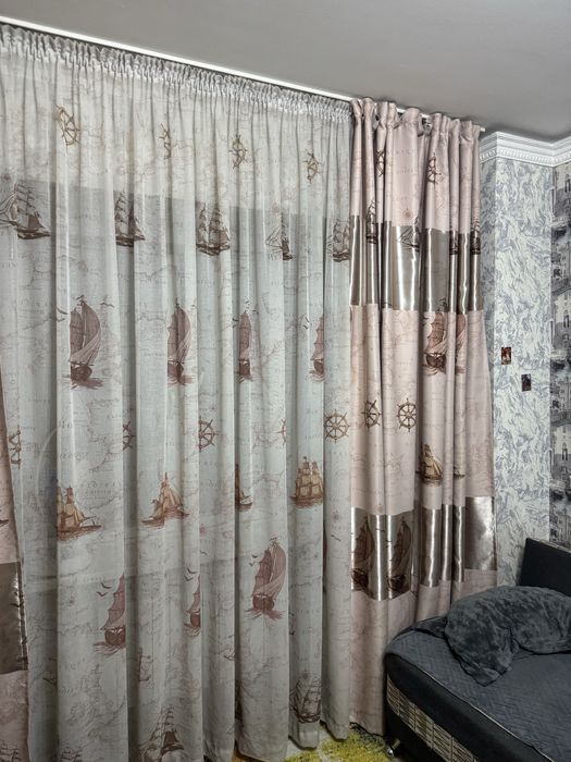 Продам шторы в детскую с корабликами