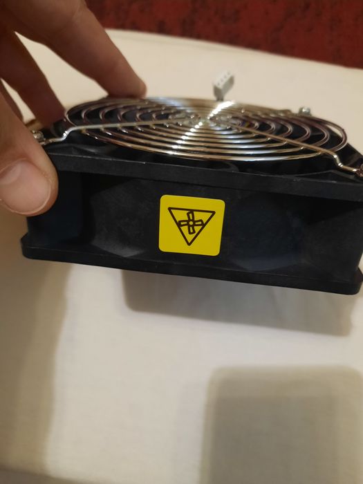 Вентилятор, Куллер для Асика..Nidec UltraFlo ,,12см.  1.65ампер.. Ориг