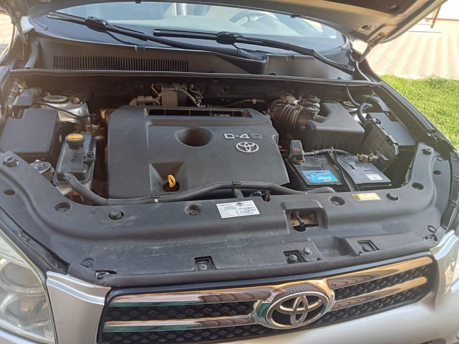 Toyota rav4 , 4×4 permanent , an 2007, preț 4000euro