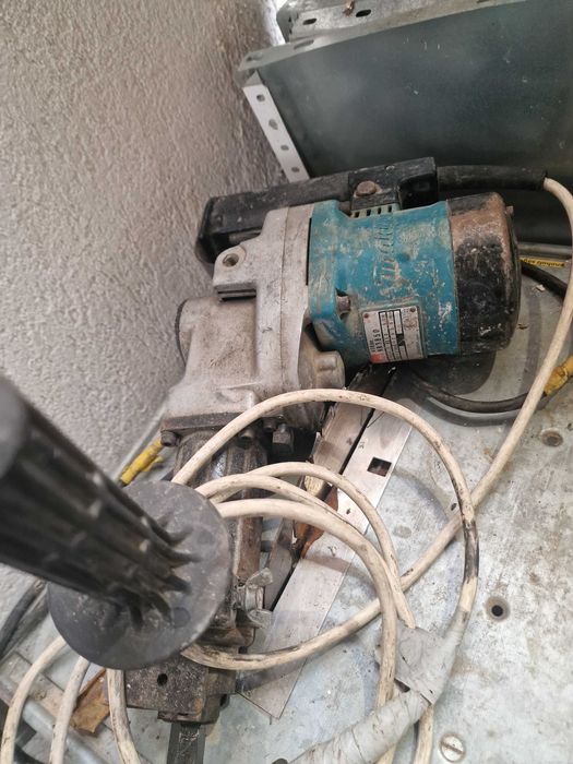 Filetanta impact HITACHI si Pickamer Makita
