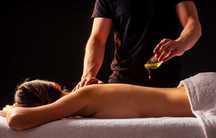 Maseur efectuez masaj de relaxare terapeutic si anticelulitic