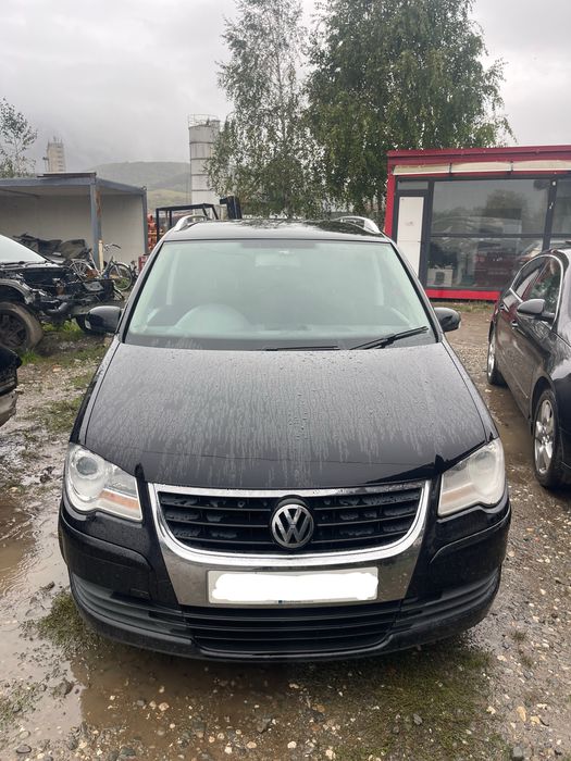 Dezmembrez touran facelift 1.9 bxe 2007-2010 160.000 km