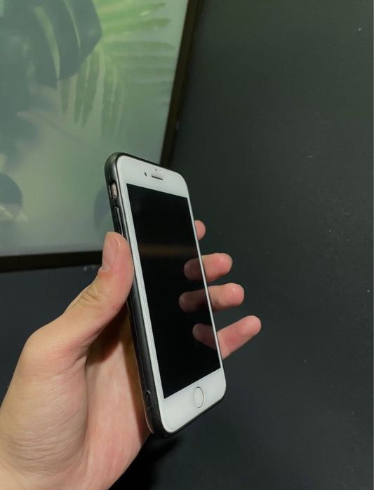 Продам Айфон 7 в отличном состояние