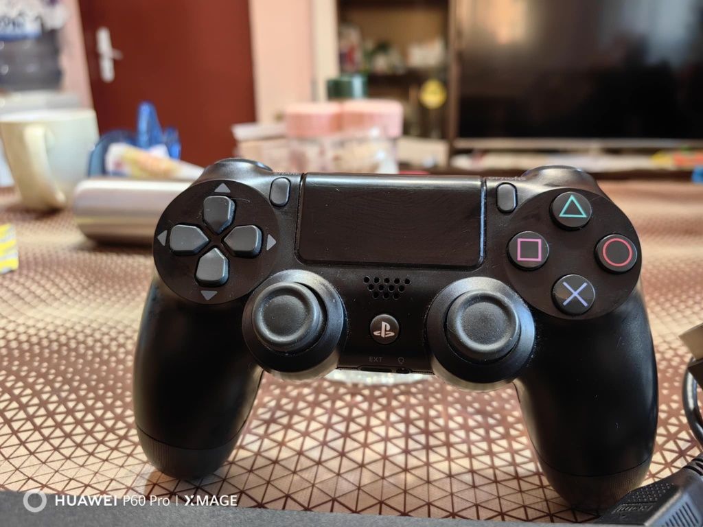 Playstation 4+джойстик 1TB