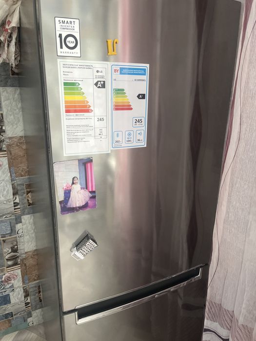 Продам холодильник и стиральную машину . Состояние 10/10