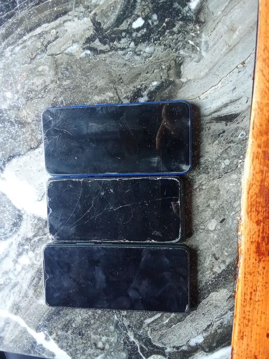 Продам телефон на разбор