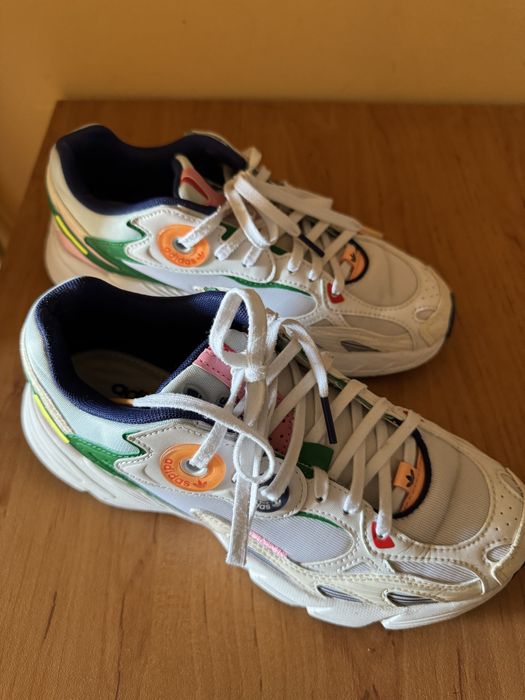 Маратонки adidas