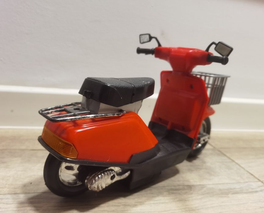 Scuter tip Vespa primavera scooter de colecție