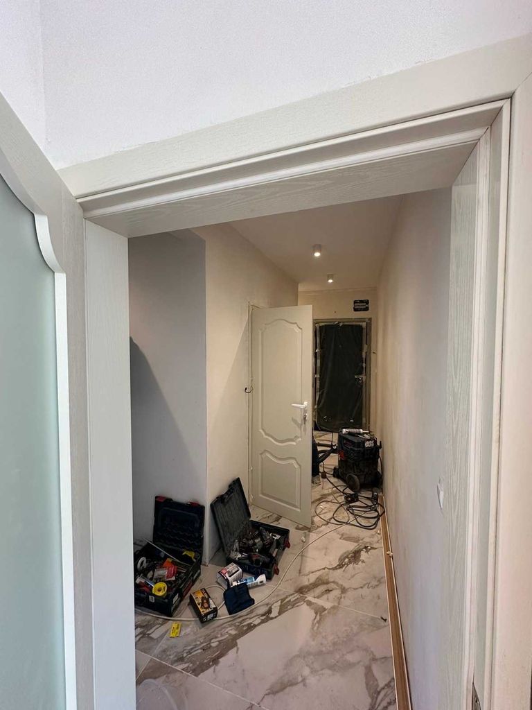 Продава се Тристаен апартамент в София, Слатина - 98 кв.м за 1817 €/кв.м - Снимка #17