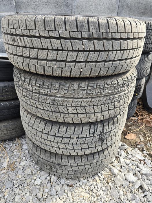 Продавам джанти с гуми за фиат добло 16ки