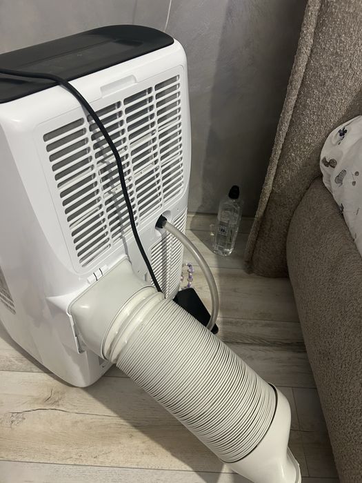 Aer conditionat portabil inca in garantie