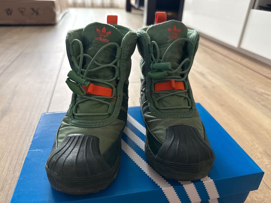 Оригинални обувки adidas