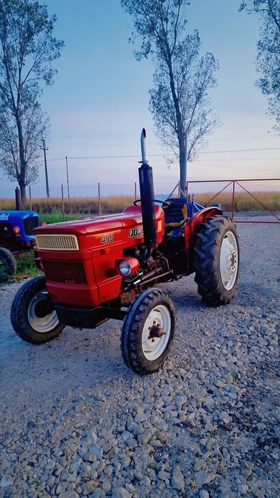 Vând tractor Fiat 450