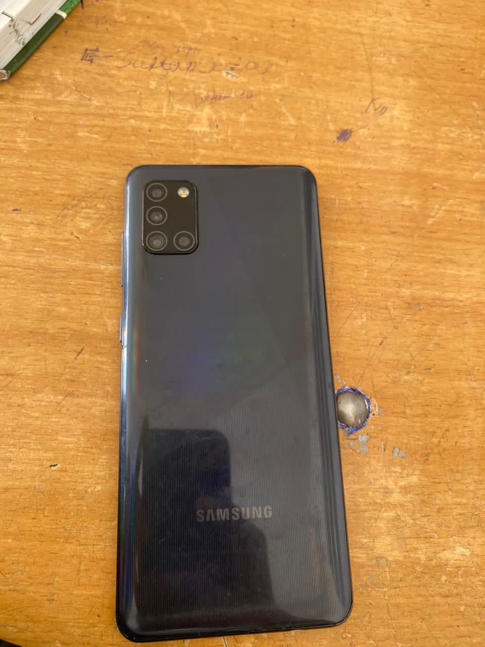 Samsung A31 продам